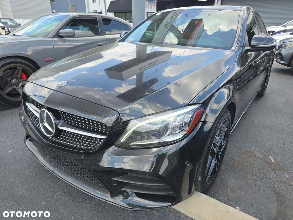Mercedes-Benz Klasa C 300 9G-TRONIC AMG Line - 1