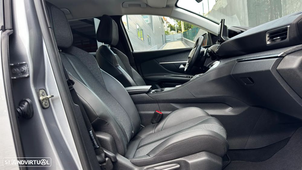 Peugeot 3008 225 e-EAT8 Allure Pack - 36