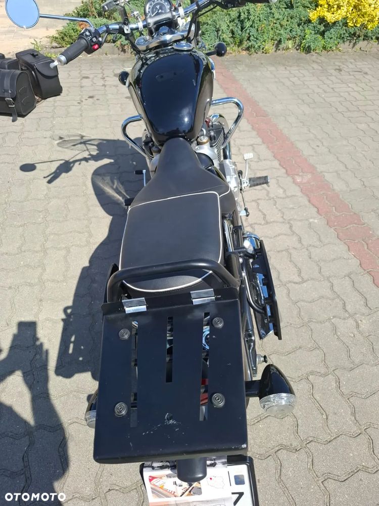 Triumph Bonneville - 8