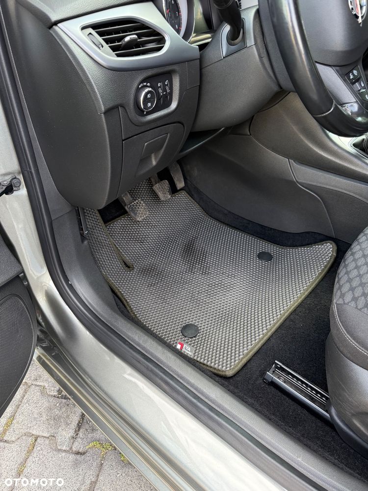 Opel Astra V 1.4 T Enjoy - 17