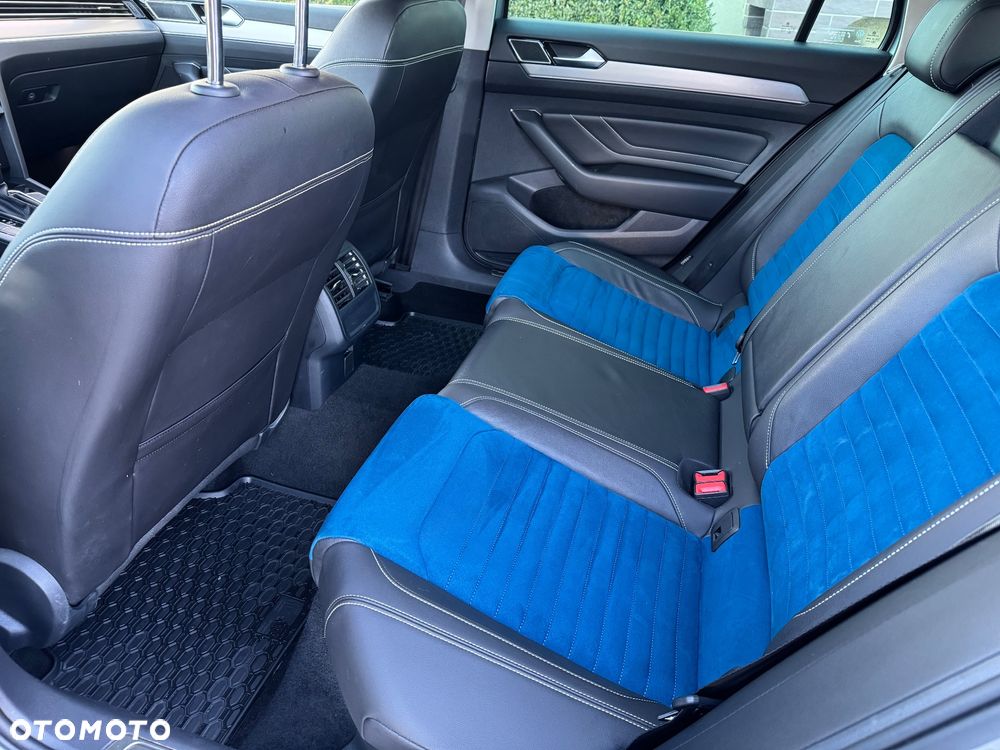 Volkswagen Passat Variant 2.0 TDI EVO Elegance DSG - 15