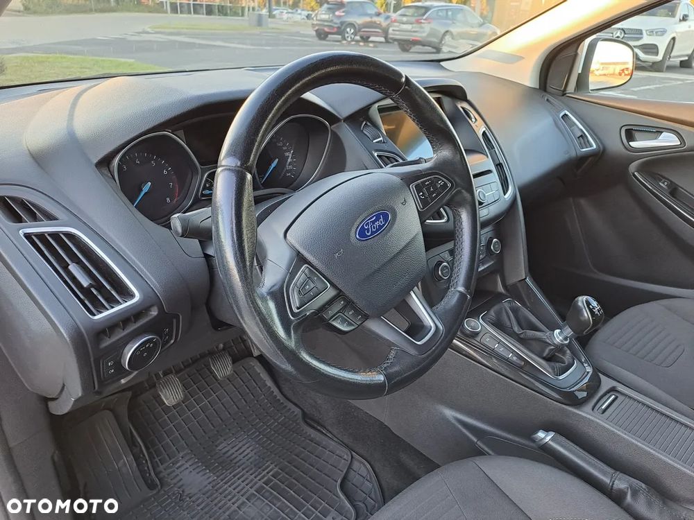 Ford Focus - 10