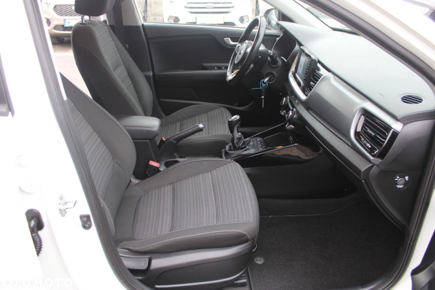 Kia Stonic - 33