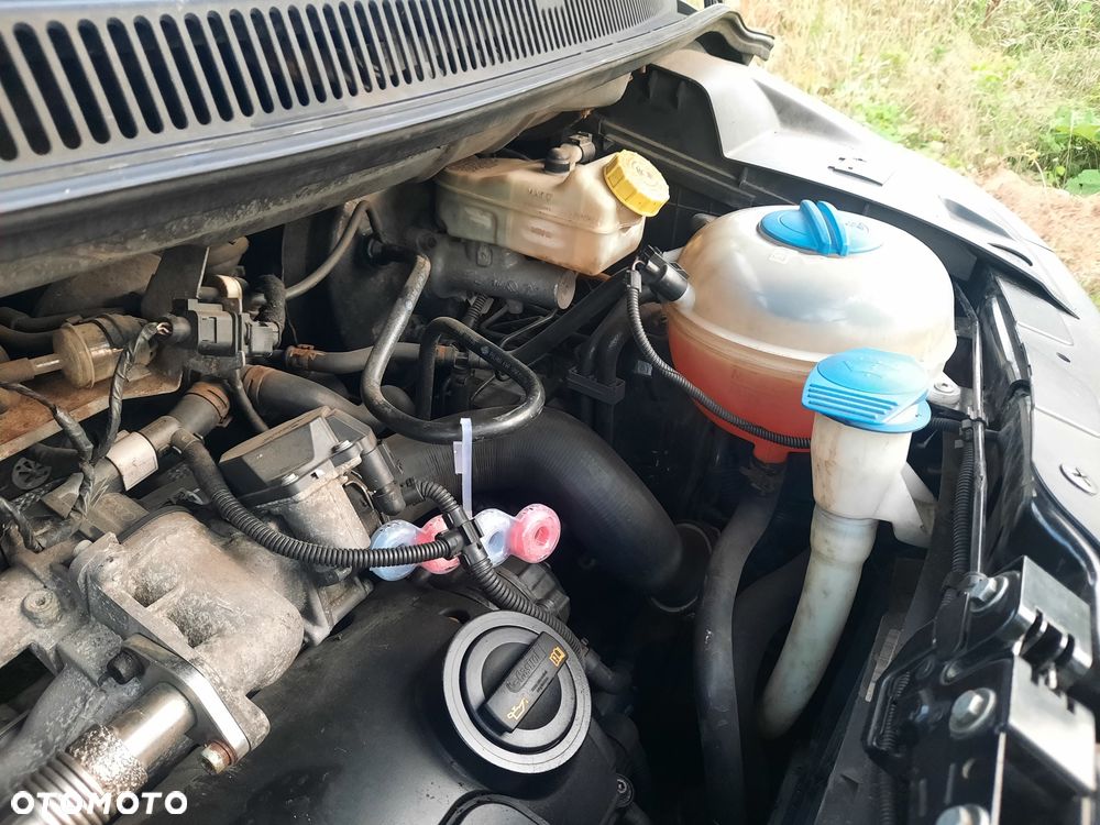 Volkswagen Multivan - 17