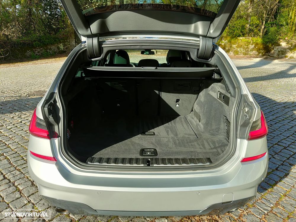 BMW 320 d Aut. M Sport - 12