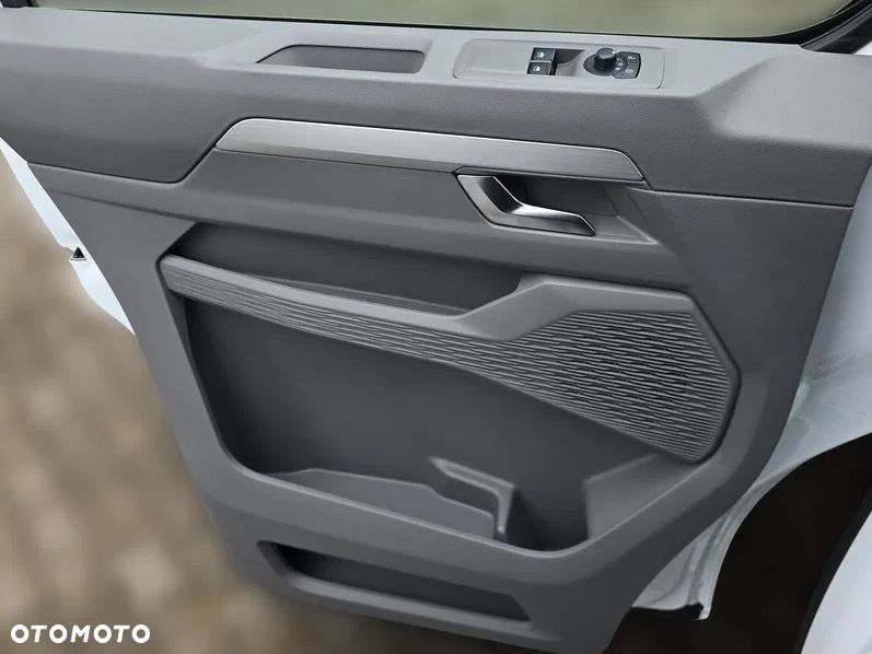 Volkswagen Transporter TDI L2H1 automat - 11