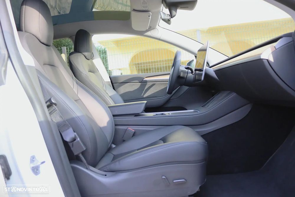 Tesla Model Y Standard - 22