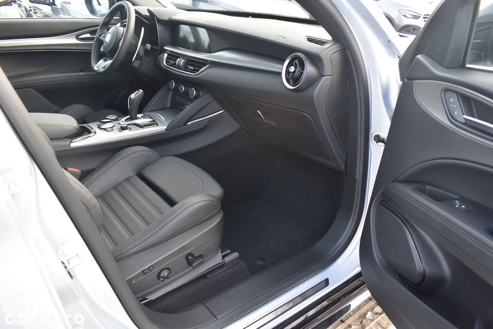 Alfa Romeo Stelvio 2.0 Turbo Veloce Q4 - 17