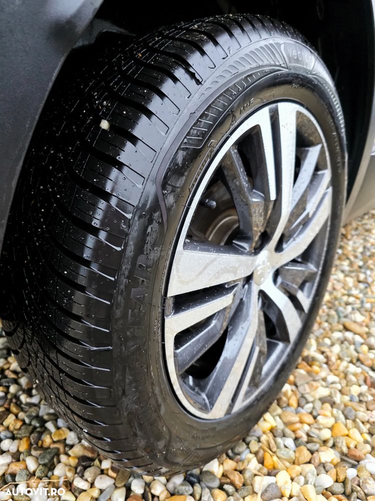 Peugeot 3008 PureTech 130 Stop & Start GPF EAT8 Allure Pack - 13