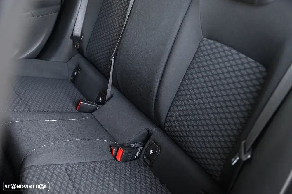 Opel Astra Sports Tourer - 33