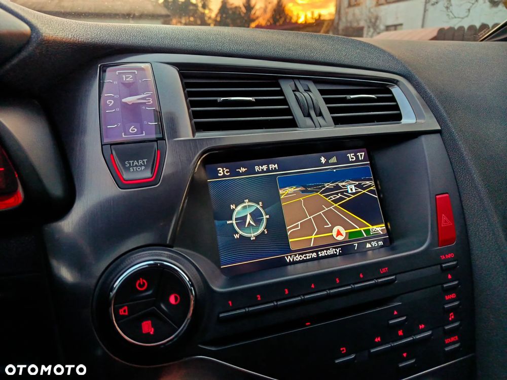 Citroën DS5 e-HDi 110 EGS6 SoChic - 19