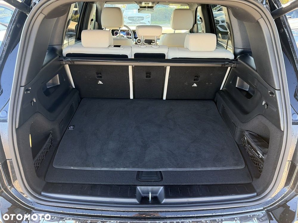 Mercedes-Benz GLB - 24