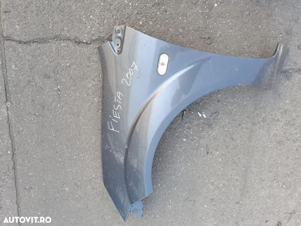 Aripa stanga fata Ford Fiesta 5, 2002-2008 - 1