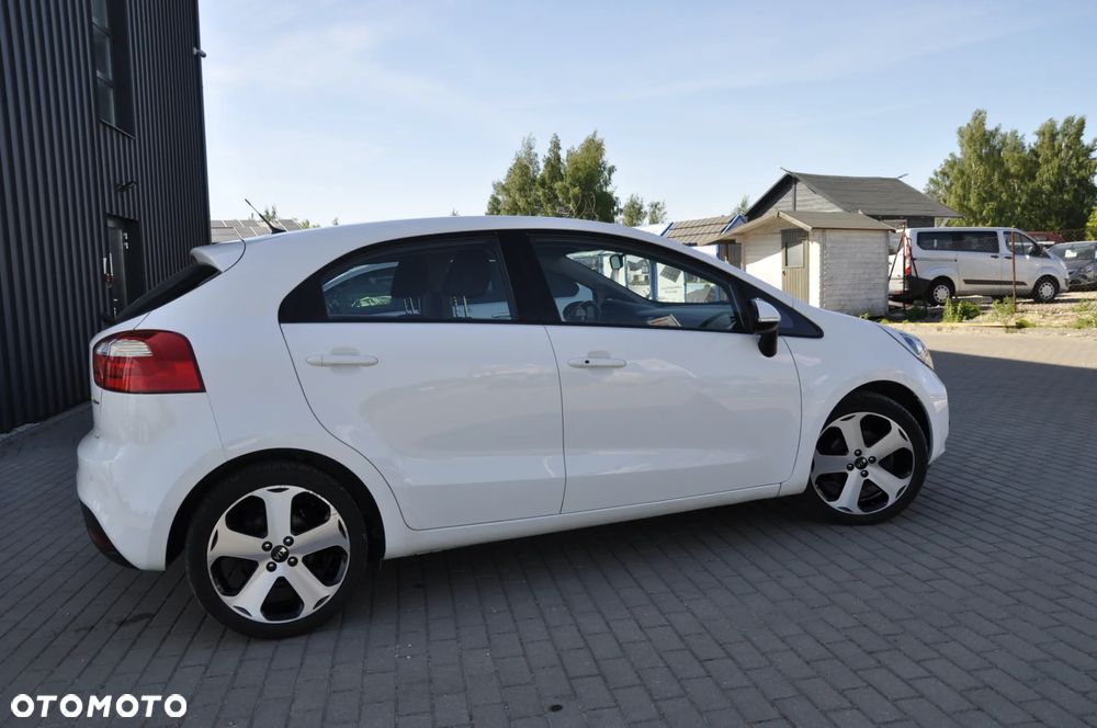 Kia Rio 1.2 Dream Team Edition - 7