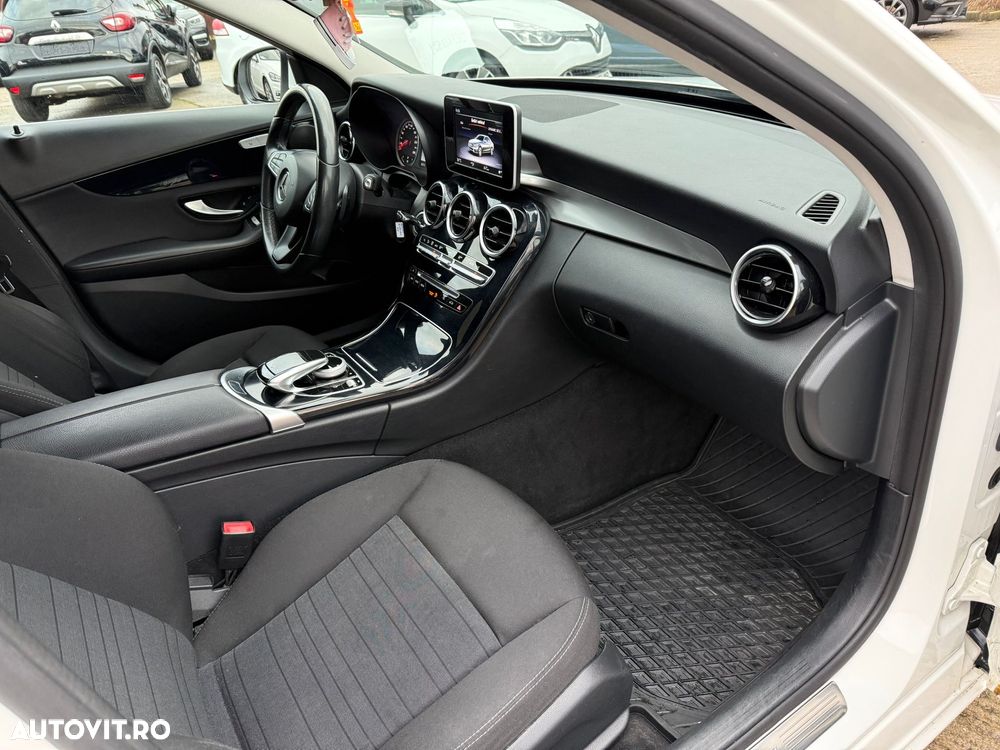 Mercedes-Benz C - 13