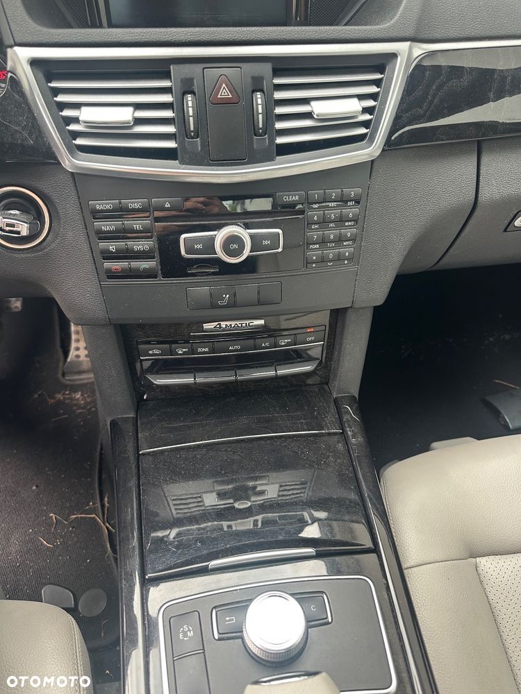 Mercedes-Benz Klasa E 350 CDI DPF 4Matic BlueEFFICIENCY 7G-TRONIC - 28