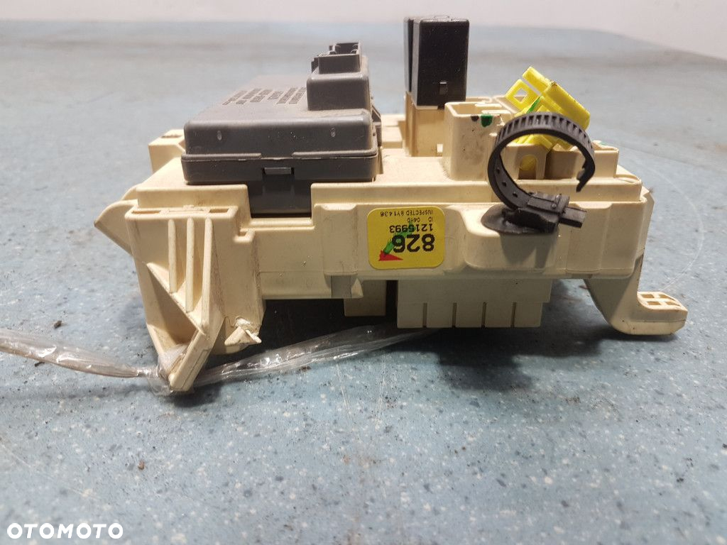 TOYOTA COROLLA E11 1.6B SKRZYNKA BEZPIECZNIKÓW 82641-12150 - 4