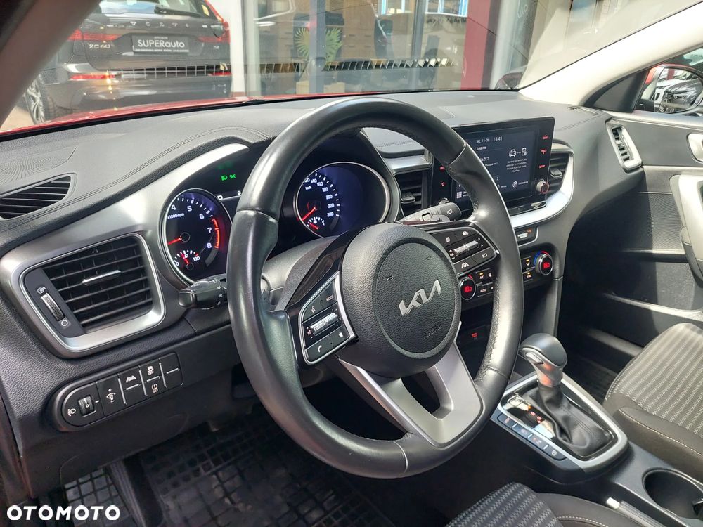 Kia Ceed - 11