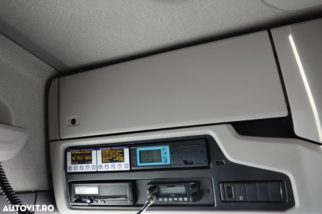 Scania P 410 / TRANSMISIE LA RECE / SLAVE / unitate FRIGO BLOCK / 2X LIFT DE ÎNCĂRCARE / TEMPERATURĂ MULTIMEMBRU DUPĂ CONTRACTUL DE SERVICE GOLDEN / - 33