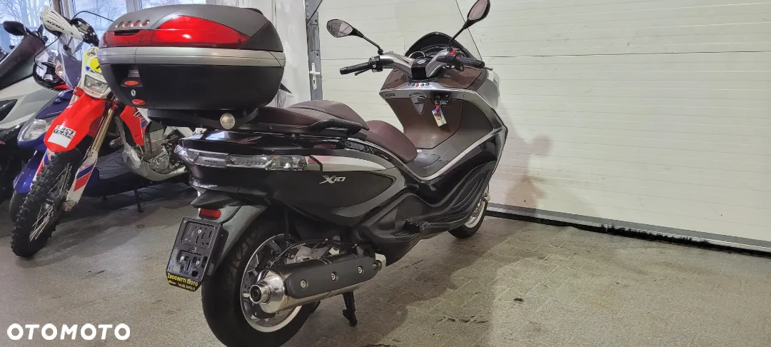 Piaggio X10 - 23