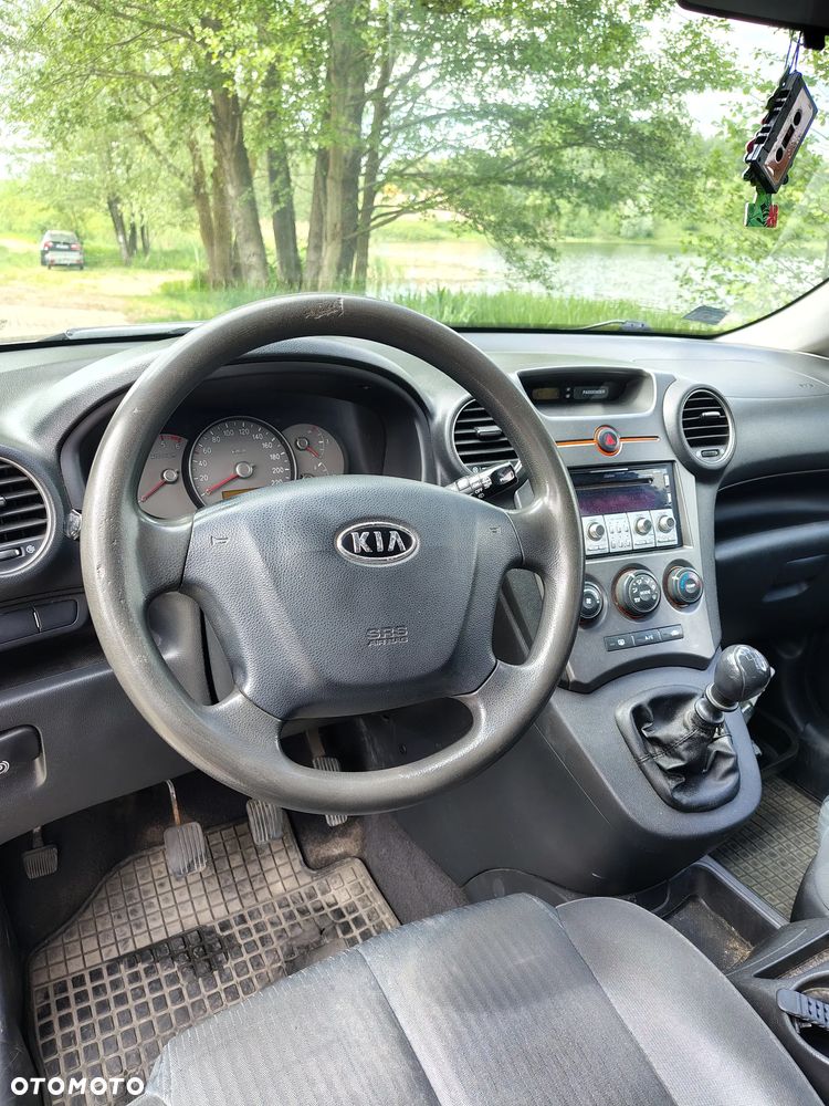 Kia Carens 2.0 CRDi Tour - 8