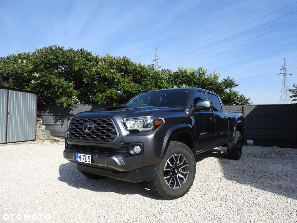 Toyota Tacoma - 1