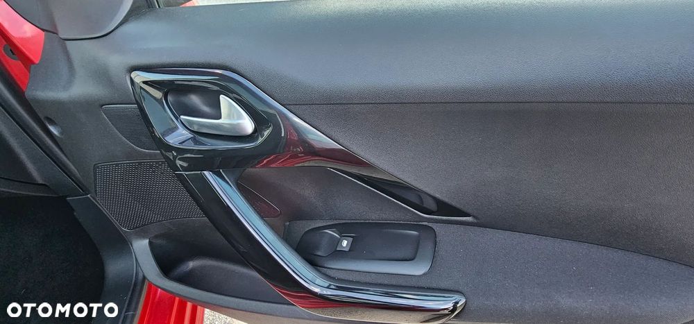 Peugeot 208 - 15