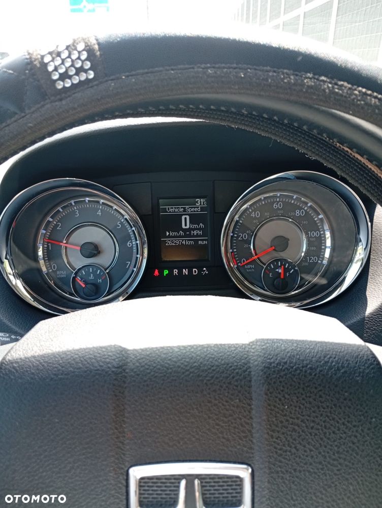 Dodge Grand Caravan - 28