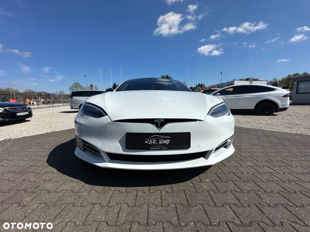 Tesla Model S 90 D - 12