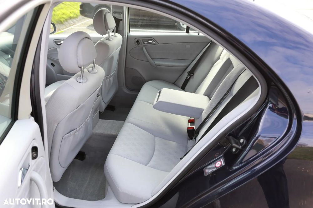 Mercedes-Benz C 240 Classic - 8