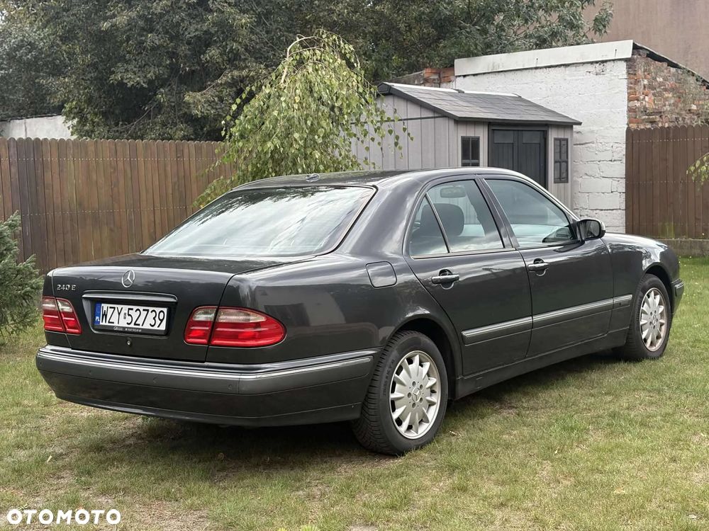 Mercedes-Benz Klasa E - 18