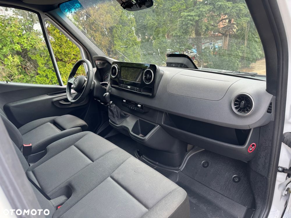 Mercedes-Benz SPRINTER - 10