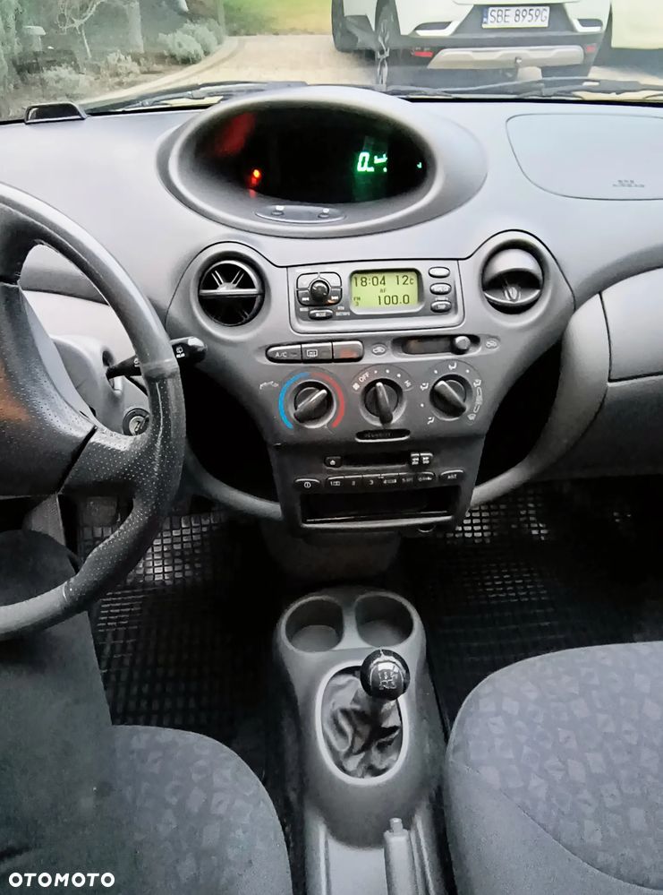 Toyota Yaris 1.3 Sol - 8