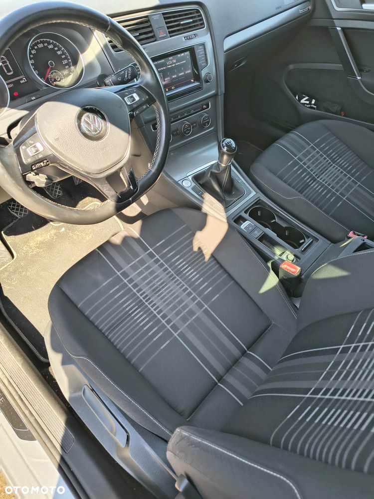 Volkswagen Golf 1.2 TSI BMT Comfortline - 8