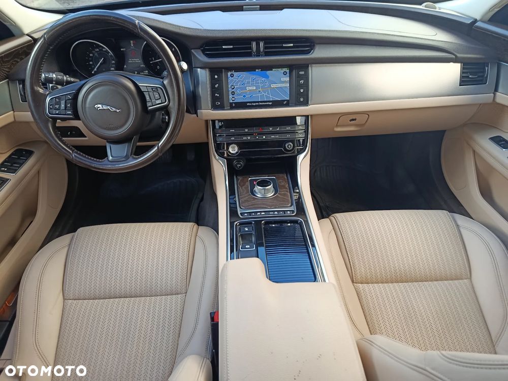 Jaguar XF E-Performance Portfolio - 26