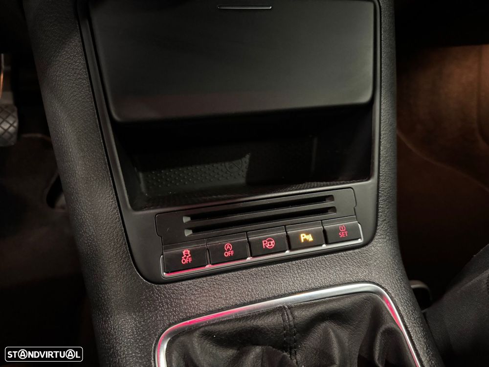 VW Tiguan 2.0 TDi Sport BlueMotion - 37