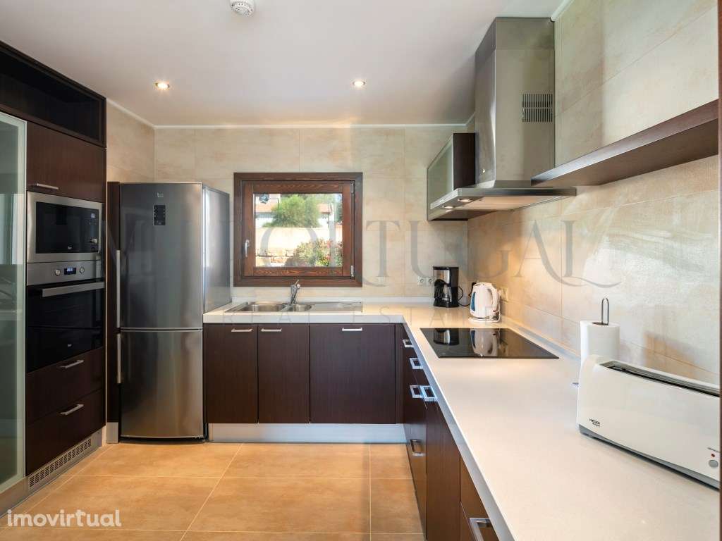 Exclusiva Moradia com Piscina Privada e Vista Mar em Condomínio Pre... - Grande imagem: 4/29