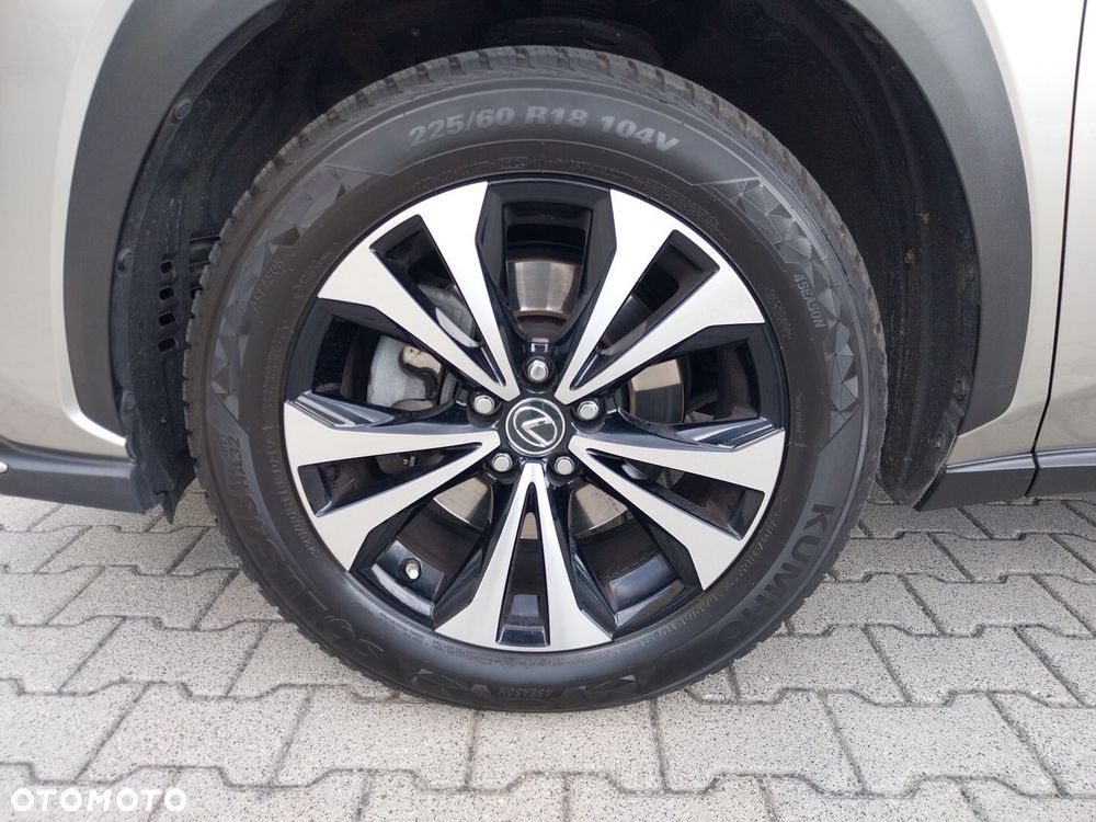 Lexus NX 300h F Impression AWD - 31