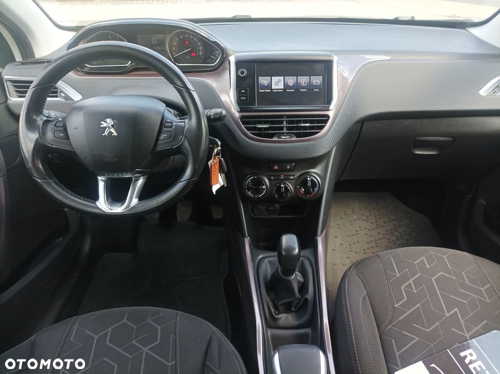 Peugeot 2008 PureTech 82 Urban Move - 30