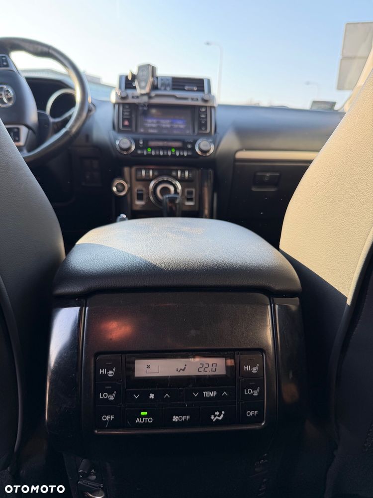 Toyota Land Cruiser - 7