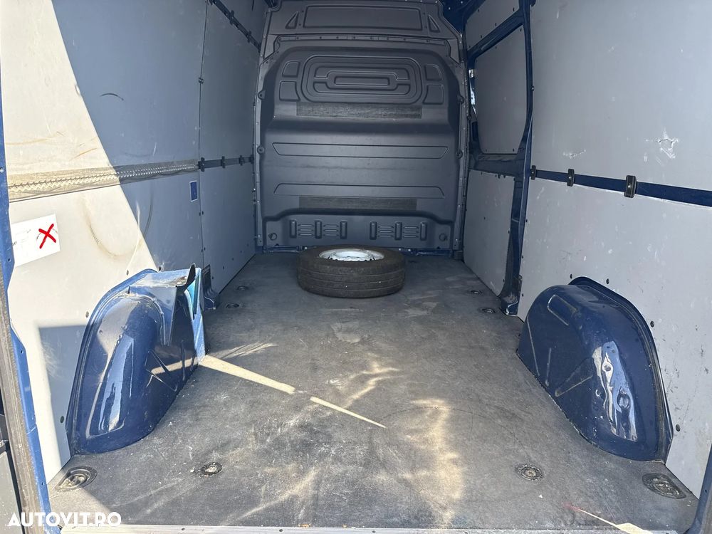 Mercedes-Benz Sprinter - 13