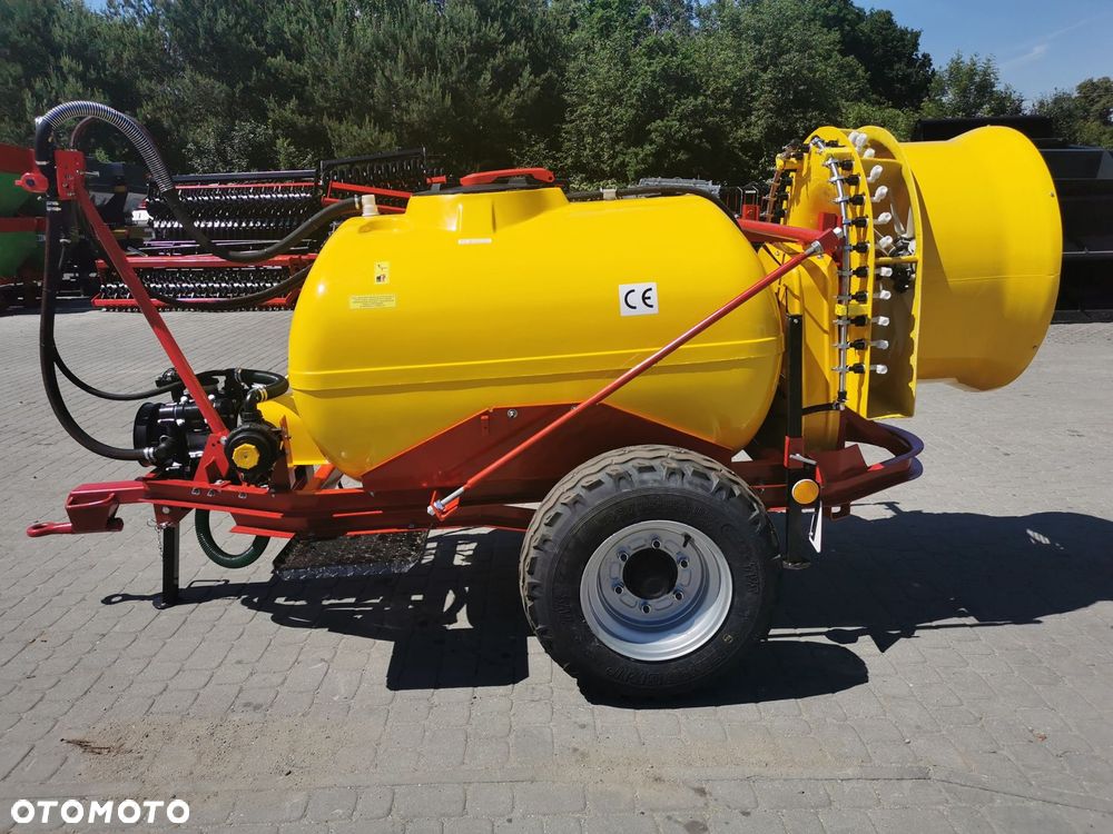 Opryskiwacze przyczepiany sadowniczy 1000L lub 1500L - 6