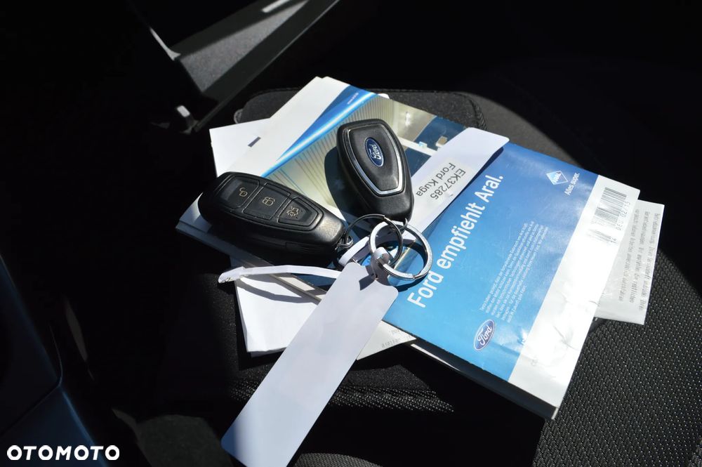 Ford Kuga 2.0 TDCi 2x4 Titanium - 24