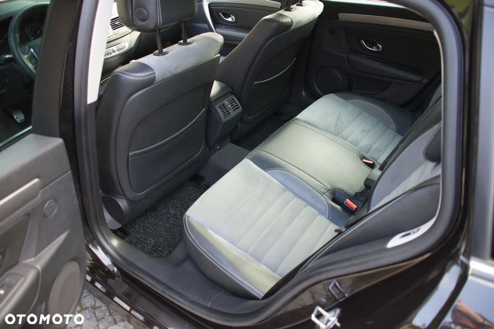 Renault Laguna dCi 150 FAP GT - 22