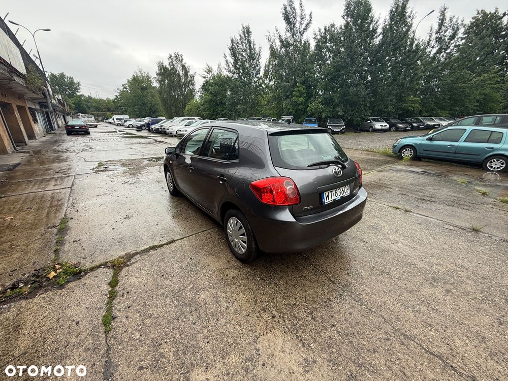 Toyota Auris 1.4 D-4D Premium - 4
