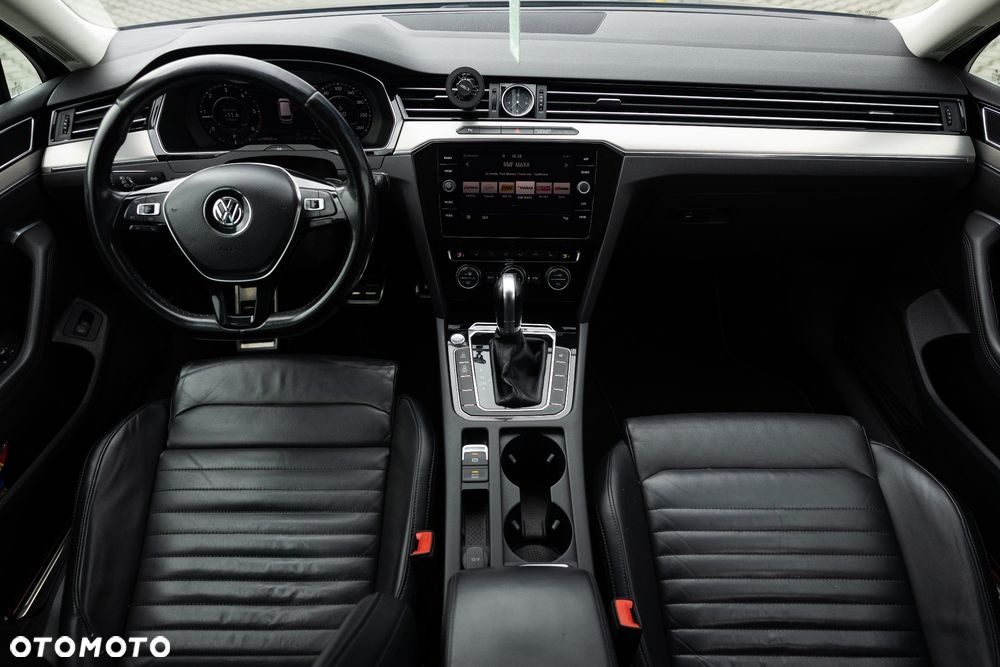 Volkswagen Passat 2.0 TDI SCR 4Mot DSG Highline - 22