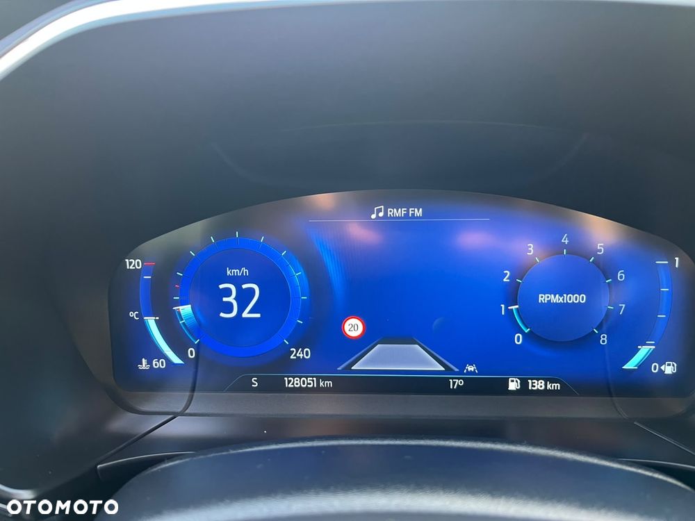 Ford Kuga - 24
