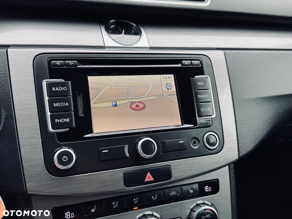 Volkswagen Passat Variant 1.4 TSI DSG BlueMotion Technology Exclusive - 27