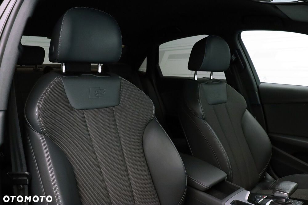 Audi A4 Limousine - 11