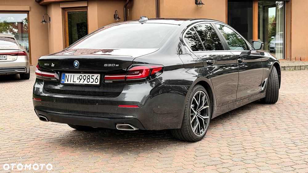 BMW Seria 5 530e xDrive - 5